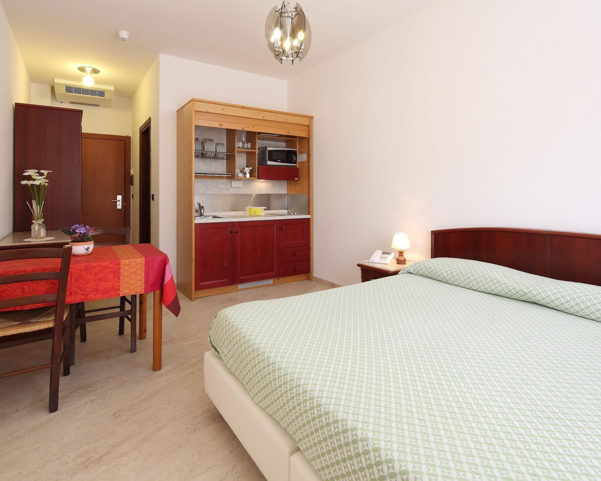 Residence Hotel Kriss Deiva Marina Exterior foto